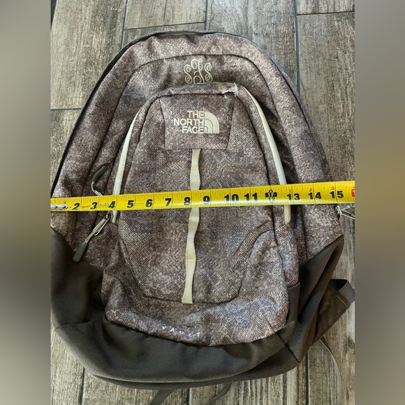 The North Face Vault Backpack Daypack Outer Pocket Unisex Biege Brown/hiking - Picture 8 of 11